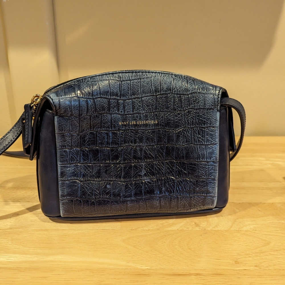 WANT Les Essentiels City bag in navy croc